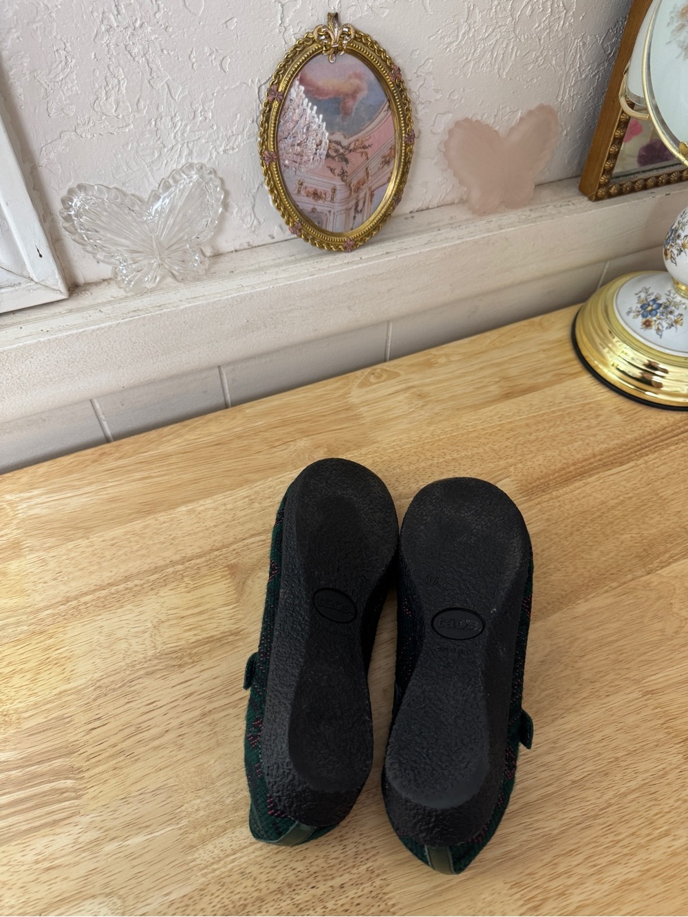 Taos Green Woven Mary Jane Flats Size 6 Artsy Y2K
Classic Comfort - Picture 6 of 12